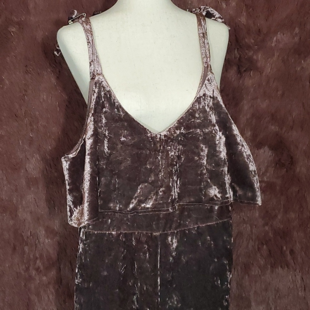 Very J Spaghetti Strap Velvet Cropped Romper Jumpsuit
